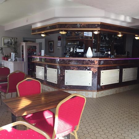 Pontchâteau Auberge Du Calvaire מראה חיצוני תמונה