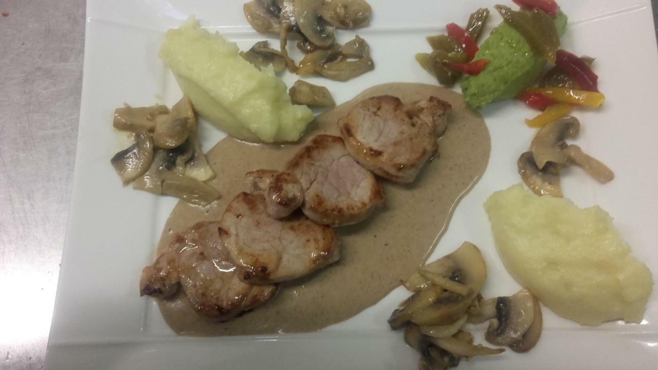 Pontchâteau Auberge Du Calvaire מראה חיצוני תמונה